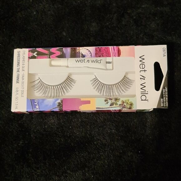 🏖 Wet n Wild False Eyelashes - Picture 1 of 2